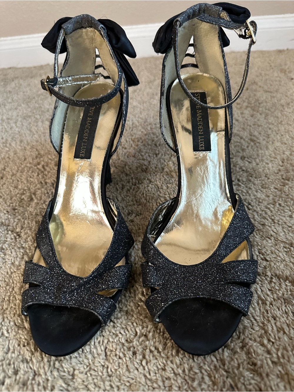 Steve Madden Black & Silver-Glitter Ankle Strap Heels SZ 10